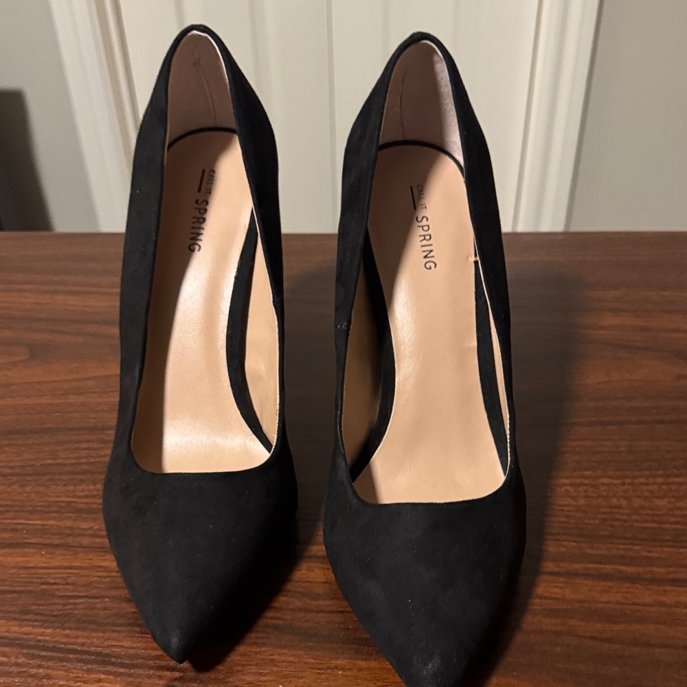 Ring Classic Black Women's Heels